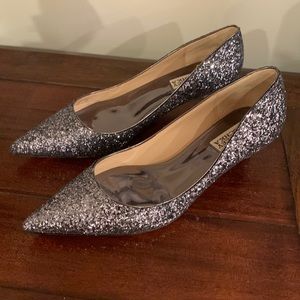 Badgley Mischka never worn Madison ll Pointed Toe Pump. Kitten heel brand new.